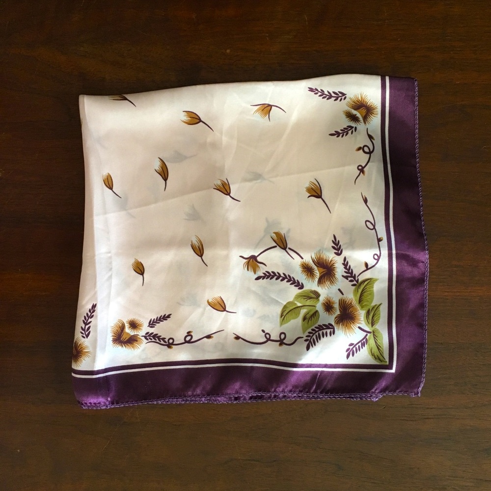 Scarf / handkerchief